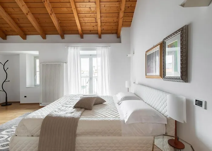 Appartement A Casa Nuccia Mansarda By Solutions