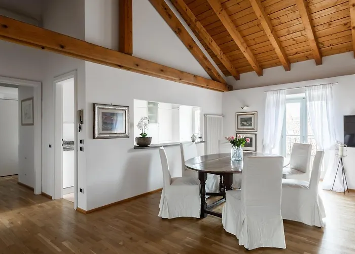 A Casa Nuccia Mansarda By Solutions Como